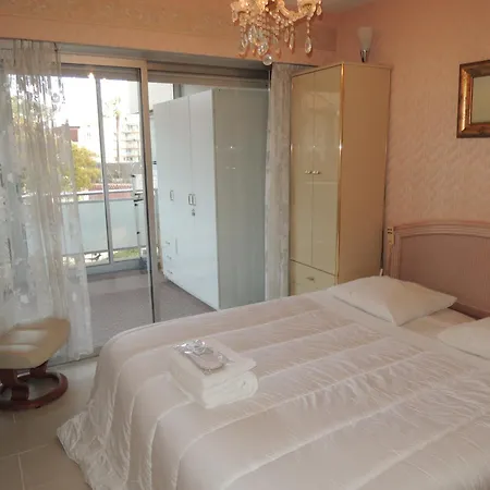 9 Avenue Picaud * Cannes